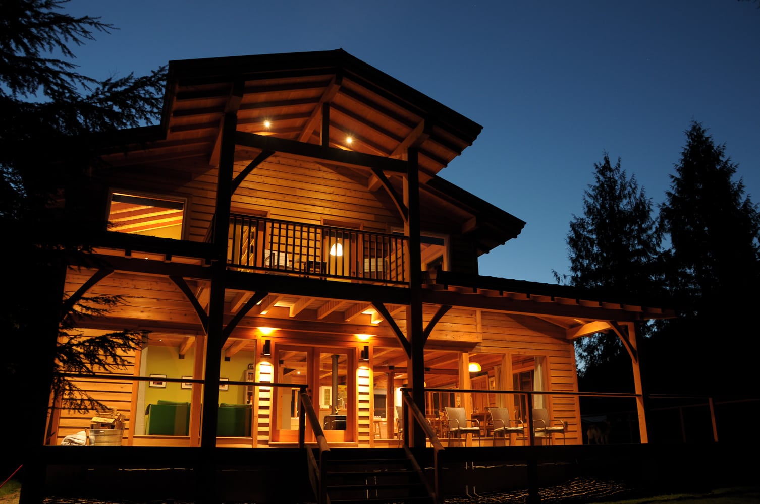 Wild Bear Lodge at night