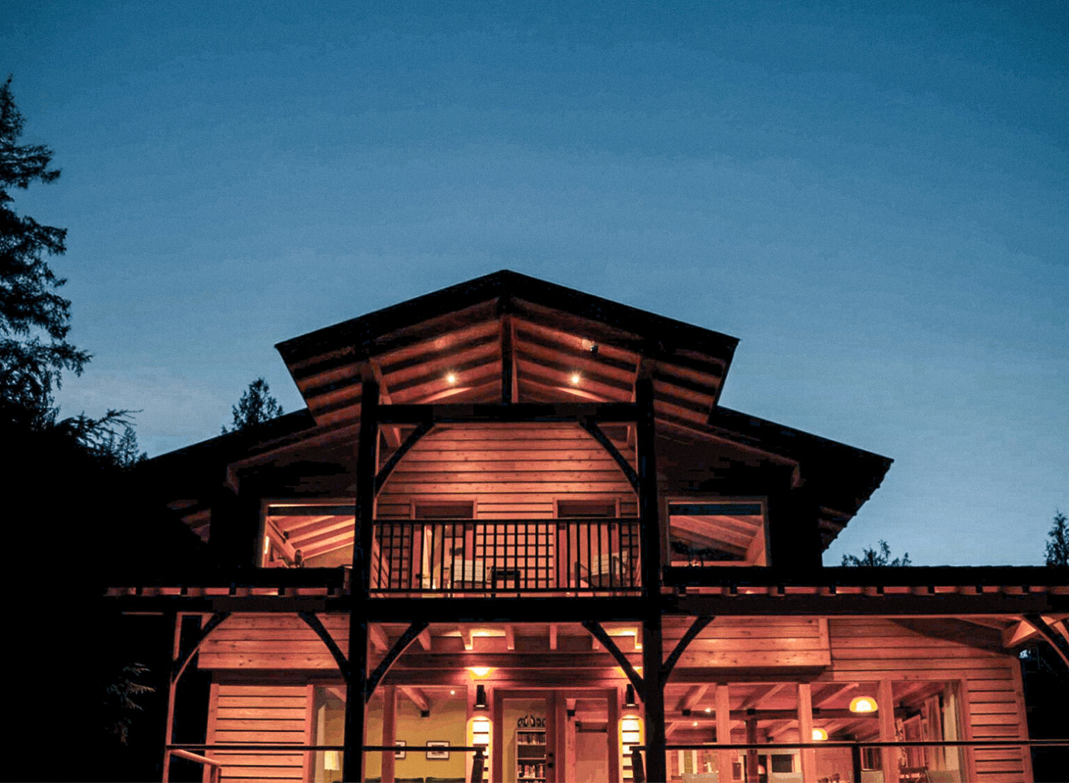 Grizzly bear ecotourism packages — Crazy Bear Wilderness Lodge – Crazy Bear Wilderness Lodge